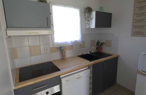 Prayssac Casa | Charming 2-bedroom house in serene Prayssac with swimming Pool
