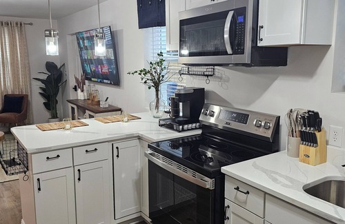 Rosewood Casa | Charming 2-bedroom house with AC, WiFi in superb Columbia