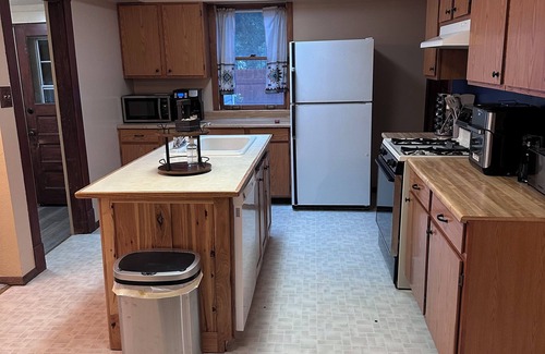 Crawford Casa | Charming 2-bedroom house with AC, Wi-Fi in serene Crawford, NE.