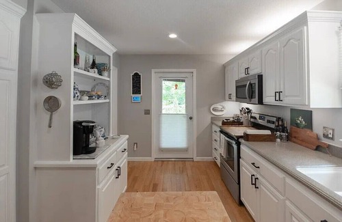 Franklin Casa | Charming 2-bedroom house in Franklin NC with Bonus apartment above the garage