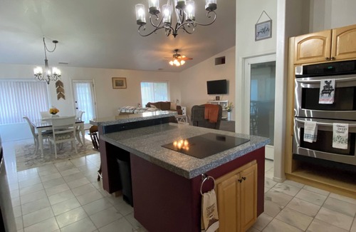 Sierra Vista Southeast Casa | Charming 2-bedroom house in Hereford. Mountain and Valley views.