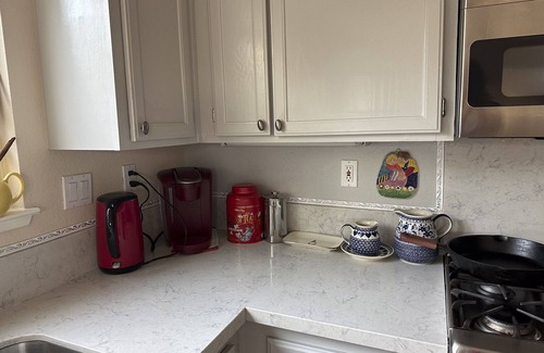 Petaluma Casa | Charming 2 bedroom house with WiFi and AC in Quaint Petaluma Wine Country