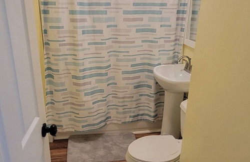 Sandusky Casa | Charming 2-bedroom house with AC, WiFi in gorgeous Sandusky close to Cedar Point