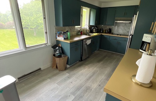 DeWitt Casa | Charming 2-bedroom house with AC, WiFi in Syracuse