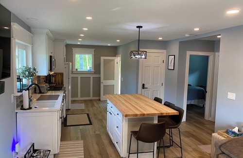 Winooski Casa | Charming 2-bedroom house in welcoming Winooski with WiFi, laundry Pets&fence