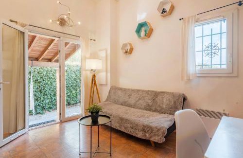 Eyguieres Apartamento | Charming 2 bedroom House With Pool