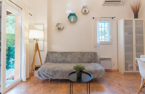 Eyguieres Apartamento | Charming 2 bedroom House With Pool