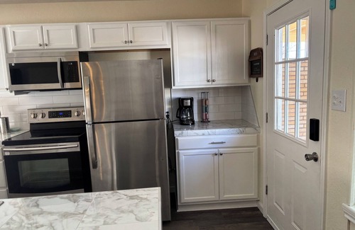 Abilene Casa | Charming 2 bedroom house with WiFi, Central heat/air, covered parking in Abilene
