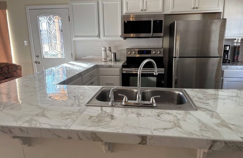Abilene Casa | Charming 2 bedroom house with WiFi, Central heat/air, covered parking in Abilene