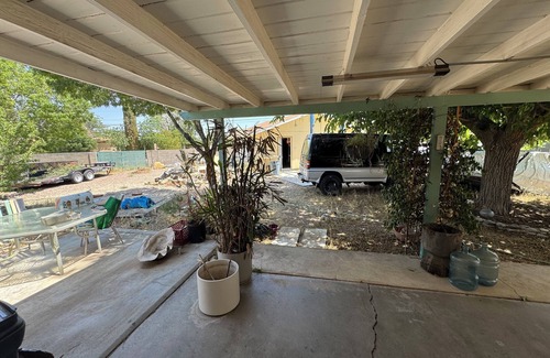 Kingman Casa | Charming 2-bedroom house in Kingman with WiFi and AC. Rent 2 rooms and save