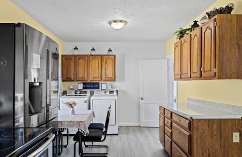 Madison Casa | Charming 2-bedroom house in downtown Historic Madison with WiFi, AC, laundry