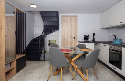 New Kypseli Casa | Charming 2-bedroom house with WiFi, AC in fantastic Athina
