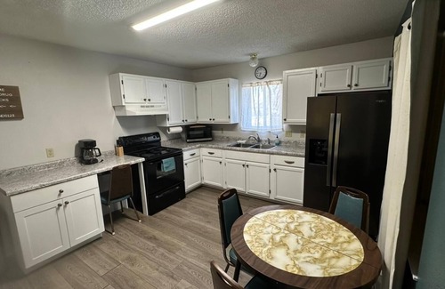 Pinnacles Entrance Badlands Casa | Charming 2-bedroom house in lovely Wall with WiFi & AC