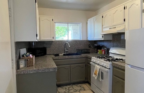 Yuma Casa | Charming 2-bedroom house in welcoming Yuma. Central location. WiFi washer dryer