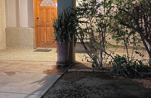 Yuma Casa | Charming 2-bedroom house in welcoming Yuma. Central location. WiFi washer dryer