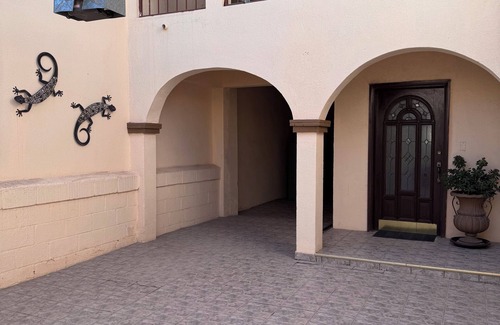 Municipio de Juárez Casa | Charming 2-bedroom house in fabulous Juárez with AC, fitness room, WiFi