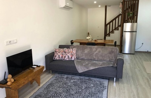 Braganca Casa | Charming 2-bedroom house with AC and WiFi in lovely Rabal