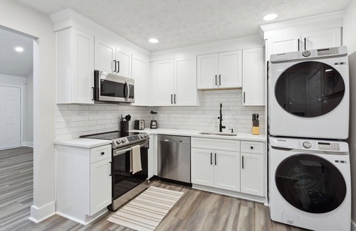 Athens Casa | Charming 2-bedroom house in Athens I Full Bathroom I Fully Remodel