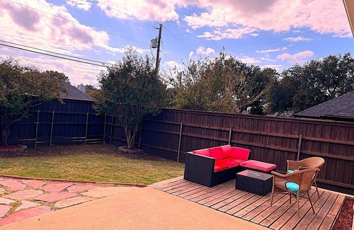 Frisco Casa | Charming 2-bedroom house with WiFi, AC in wonderful Frisco