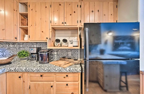 Julian Casa | Charming 2-bedroom house with AC and hot tub in Julian. Hiking and star gazing!