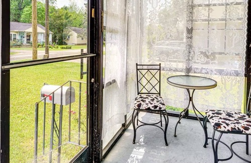 Hattiesburg Casa | Charming 2-bedroom house in Petal with WiFi, 5min from free splash pad