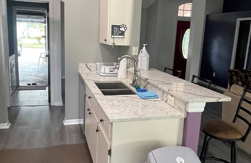 Greater Northdale Casa | Charming 2-bedroom house in welcoming Tampa with AC