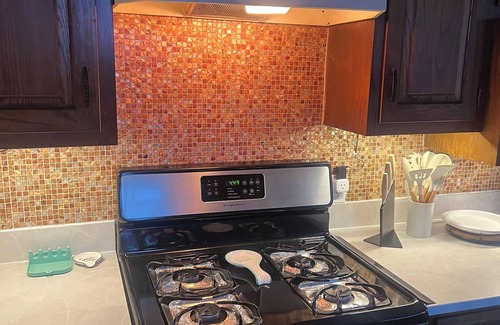 Kansas City Casa | Charming 2-bedroom house with AC, WiFi in delightful KCMO