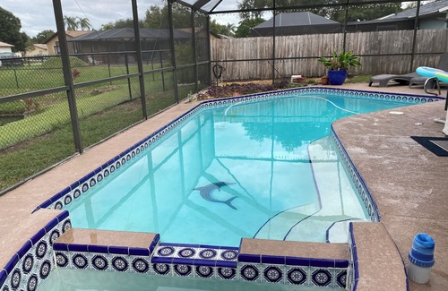 Cocoa Casa | Charming 1-bedroom in the hidden gem of Cocoa Florida with WiFi, AC, and Pool.