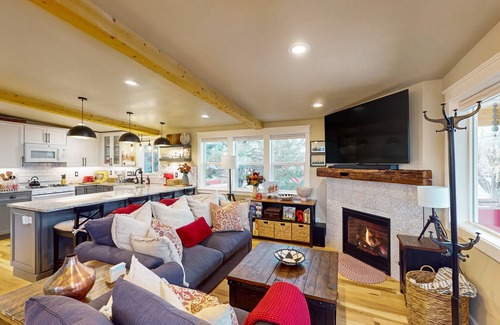 Heber Casa | Charming 2 bedroom loft with a hot tub and fire pit
