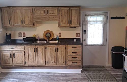 Gladwin Casa | Charming 2-bedroom lakefront house