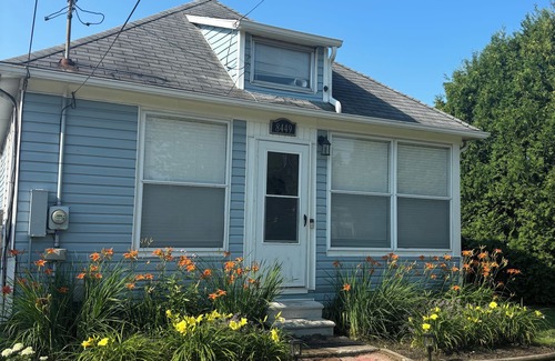 Fair Haven Cabaña | Charming 2-bedroom lakefront cottage in Ira, along Anchor Bay with AC