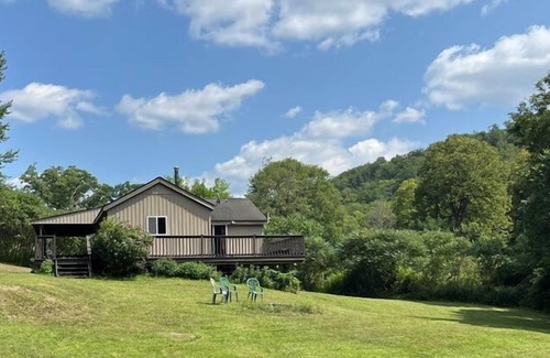 Conewango Valley Casa | Charming 2-bedroom lodge style house in Frewsburg with extra sleeping loft