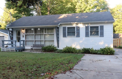 Charlotte Casa | Charming 2-bedroom newly renovated house in Charlotte