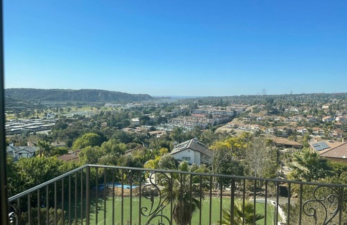 Carlsbad Apartamento | Charming 2-bedroom Oceanview apartment with WiFi and AC in pleasant La Costa