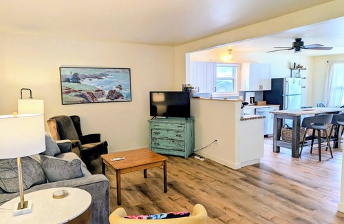 New Minas Casa | Charming 2-bedroom Retreat with AC, WiFi in the Heart of the Annapolis Valley