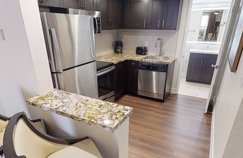 Las Vegas Complejo | Charming 2-bedroom resort in superb Las Vegas with AC, fitness room, WiFi