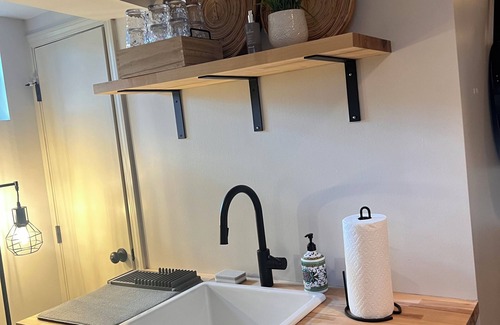 Inglewood Cabaña | Charming 2-bedroom rental in enjoyable East Nashville with WiFi, AC