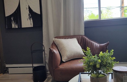 Uniondale Apartamento | Charming 2-bedroom rental centrally located