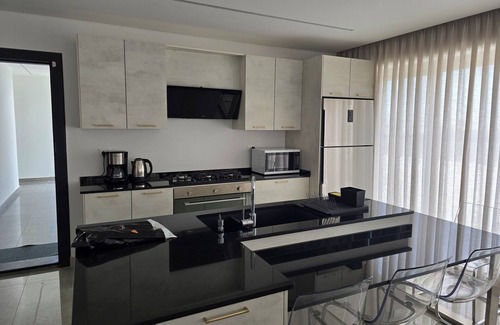 Suwailih Apartamento | Charming 2-bedroom rooftop apartment with mountain view in Amman