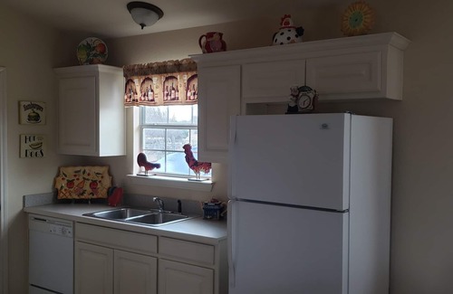 Thurber Casa | Charming 2-bedroom RV in fabulous Gordon with AC