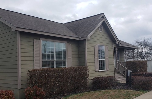 Thurber Casa | Charming 2-bedroom RV in fabulous Gordon with AC