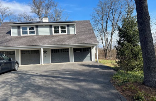 Princeton Casa | Charming 2-bedroom second floor of a barn in wonderful Princeton with WiFi, AC,