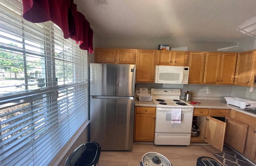 Greensboro Casa | Charming 2-bedroom townhome with AC, WiFi in lovely Greensboro