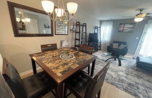 Greensboro Casa | Charming 2-bedroom townhome with AC, WiFi in lovely Greensboro