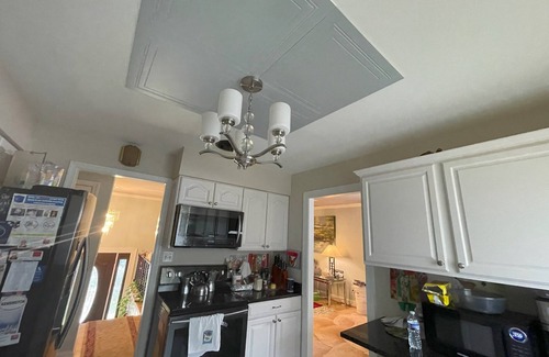 Wheaton-Glenmont Casa | Charming 2-bedroom top level of house, in lovely Kensington - WiFi, AC
