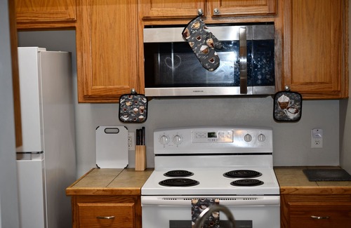 Sunshine Casa | Charming 2-bedroom townhome in Plaquemine near Dow, Shintech, and LSU