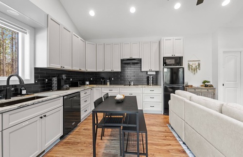 Schuyler Casa | Charming 2-bedroom tiny house close to hiking trails and Nelson 151