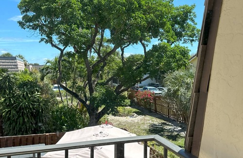 Seabrook Place Casa | Charming 2-bedroom townhome in lovely Jupiter with AC