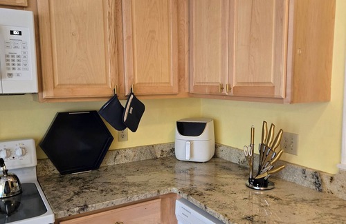 Northwest Raleigh Casa | Charming 2-bedroom townhome in welcoming Raleigh with AC