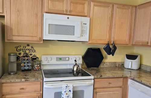 Northwest Raleigh Casa | Charming 2-bedroom townhome in welcoming Raleigh with AC